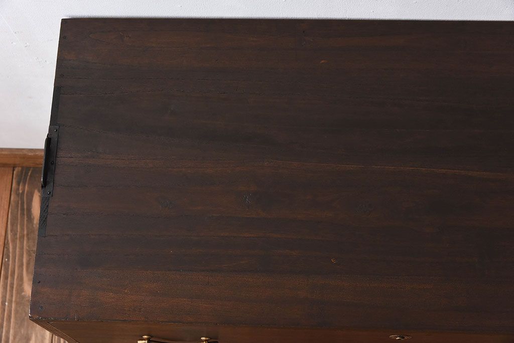 アンティーク家具　鉄脚付き!味のある古い桐材製の箪笥ローボード(衣装箪笥)