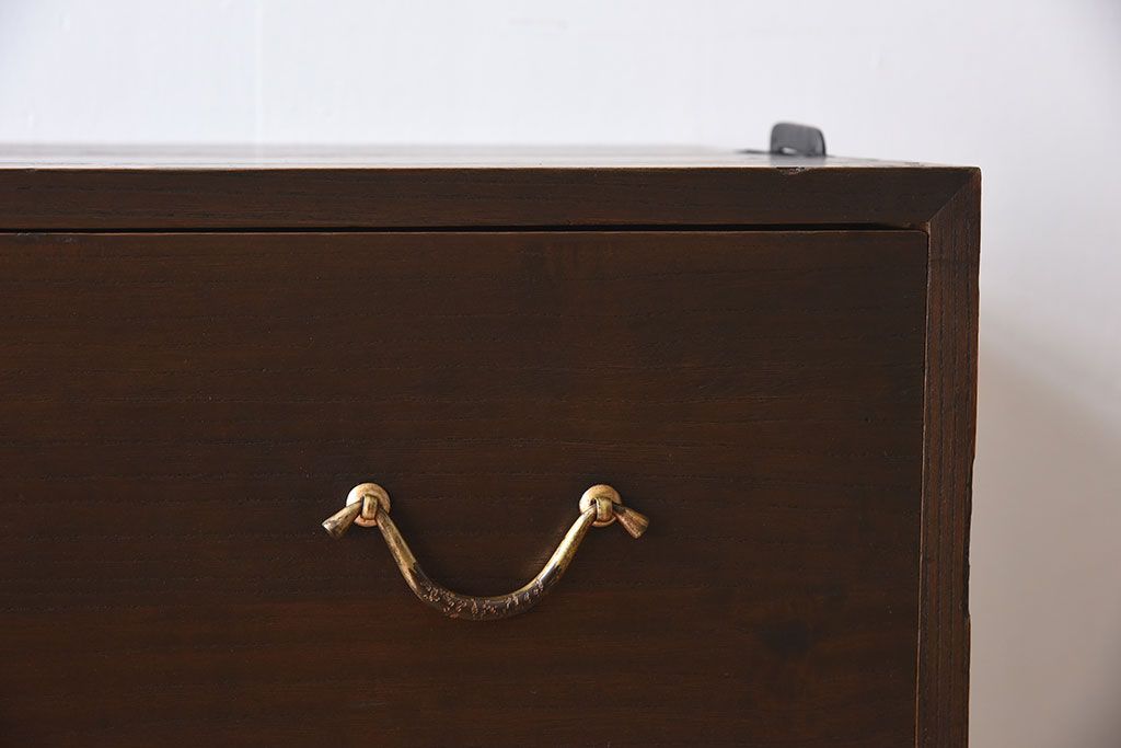 アンティーク家具　鉄脚付き!味のある古い桐材製の箪笥ローボード(衣装箪笥)