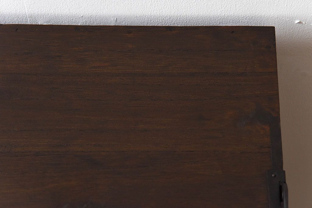 アンティーク家具　味のある古い桐材製の箪笥ローボード(衣装箪笥)
