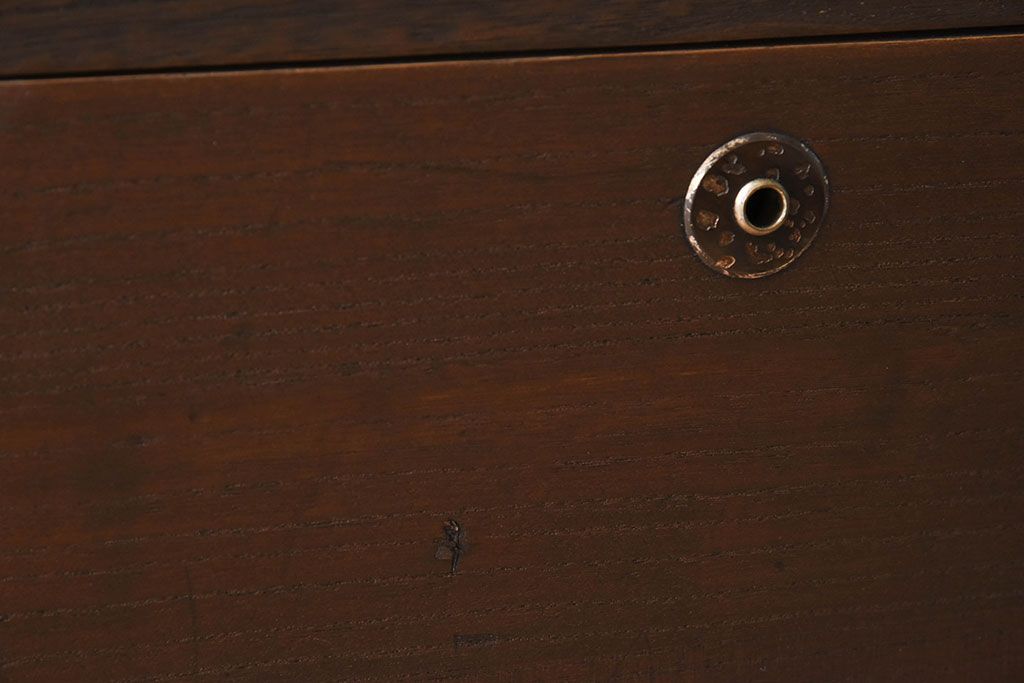 アンティーク家具　味のある古い桐材製の箪笥ローボード(衣装箪笥)