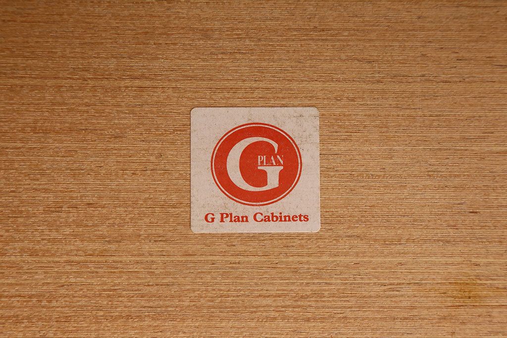 ヴィンテージ家具　 北欧ビンテージ　G-PLAN　チーク材・オーク材　お洒落なネストテーブル