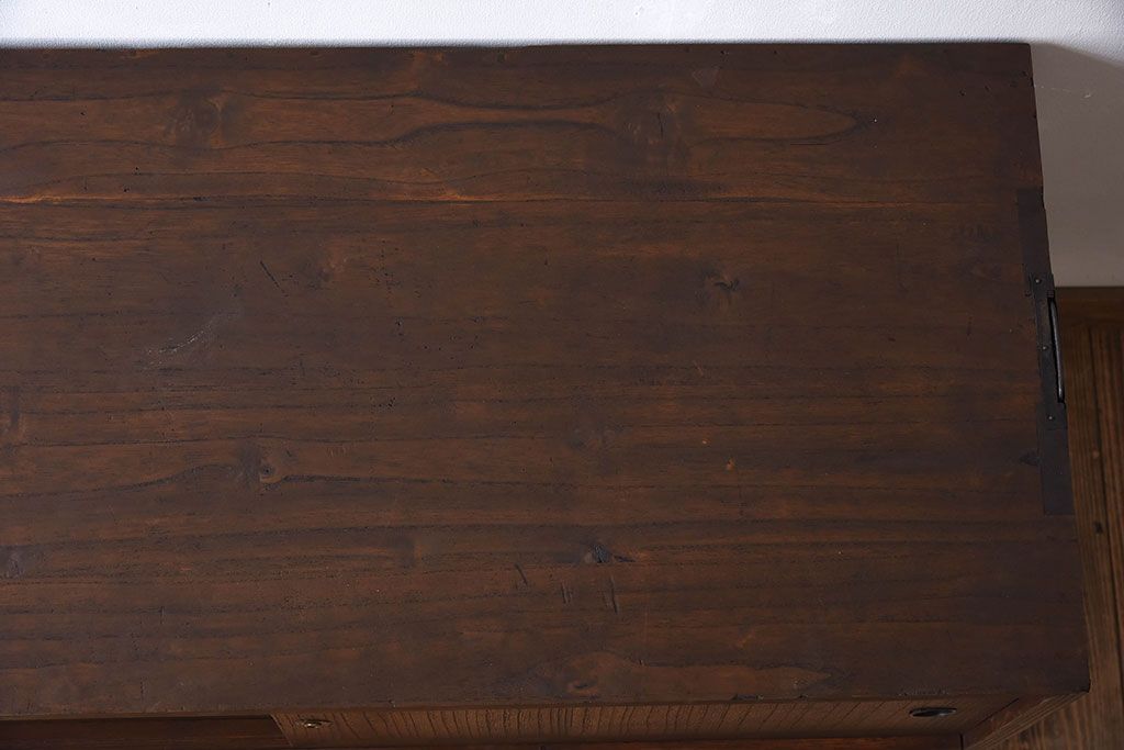 アンティーク家具　総桐材製!シンプルな鉄脚付きローボード