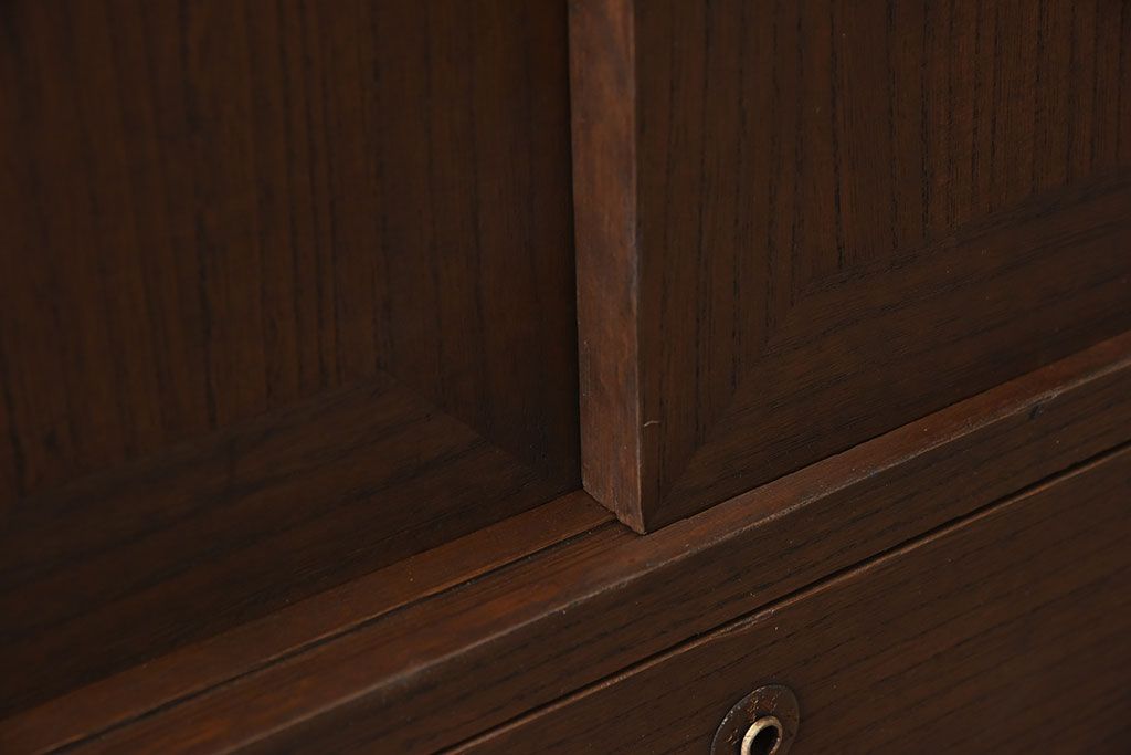 アンティーク家具　総桐材製!シンプルな鉄脚付きローボード