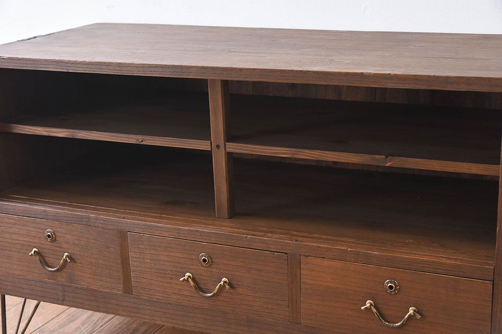 アンティーク家具　総桐材製!シンプルな鉄脚付きローボード