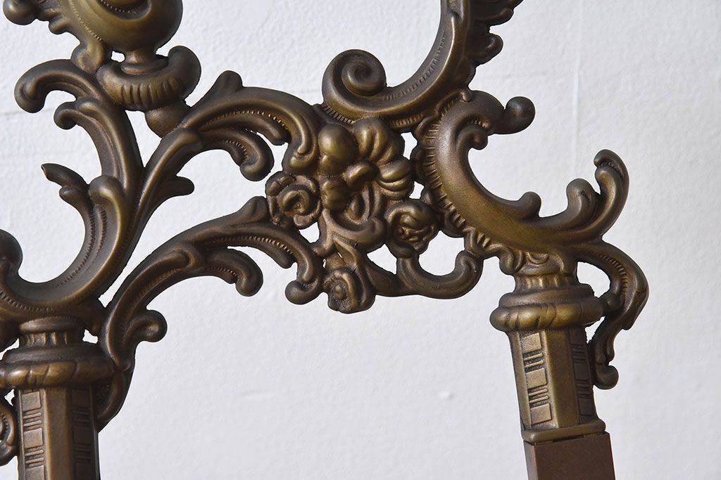 アンティーク雑貨　中古　ビンテージ　真鍮　イタリア製　ロココ様式　特大イーゼル