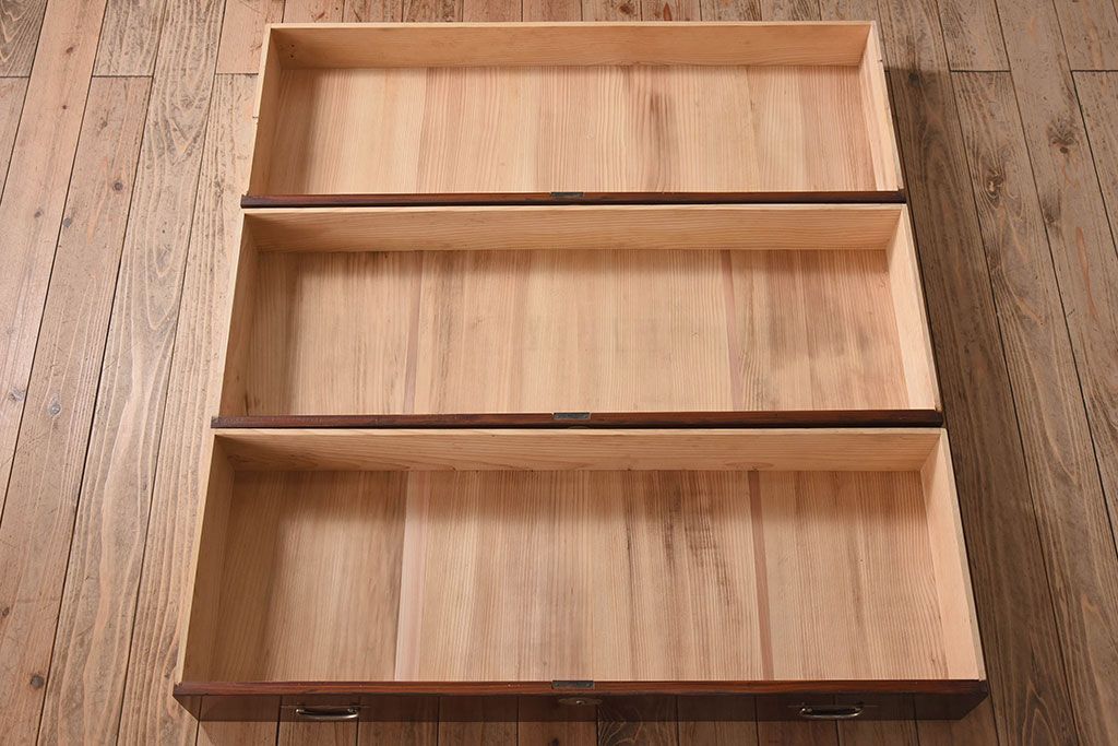 アンティーク家具　和モダン　欅玉杢材　漆塗り　古い衣装箪笥ローボード(1)