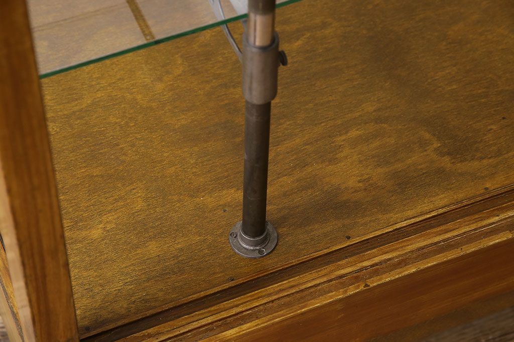 アンティーク家具　脚付き!シンプルなアンティークガラスケース(ショーケース)(2)