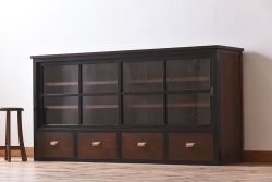 アンティーク家具　アンティーク　ゆらゆらガラス戸のおしゃれなローボード