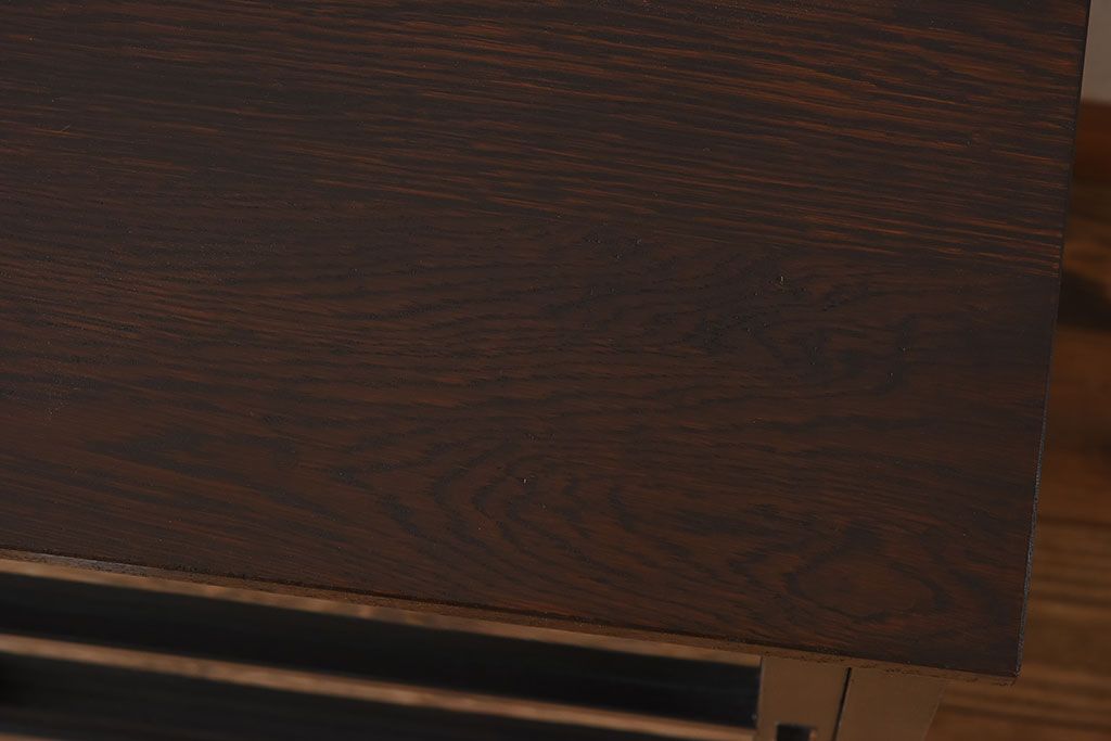 アンティーク家具　アンティーク　ゆらゆらガラス戸のおしゃれなローボード