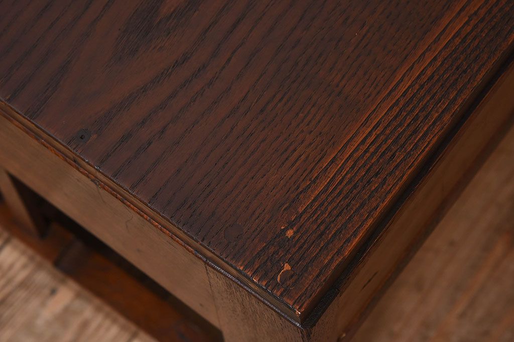 レトロ家具　栗材製　レトロな透かし彫り入りのアンティーク文机
