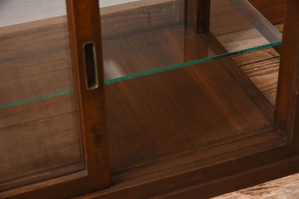 アンティーク家具　古い木製の小ぶりなアンティーク卓上ショーケース(ガラスケース)