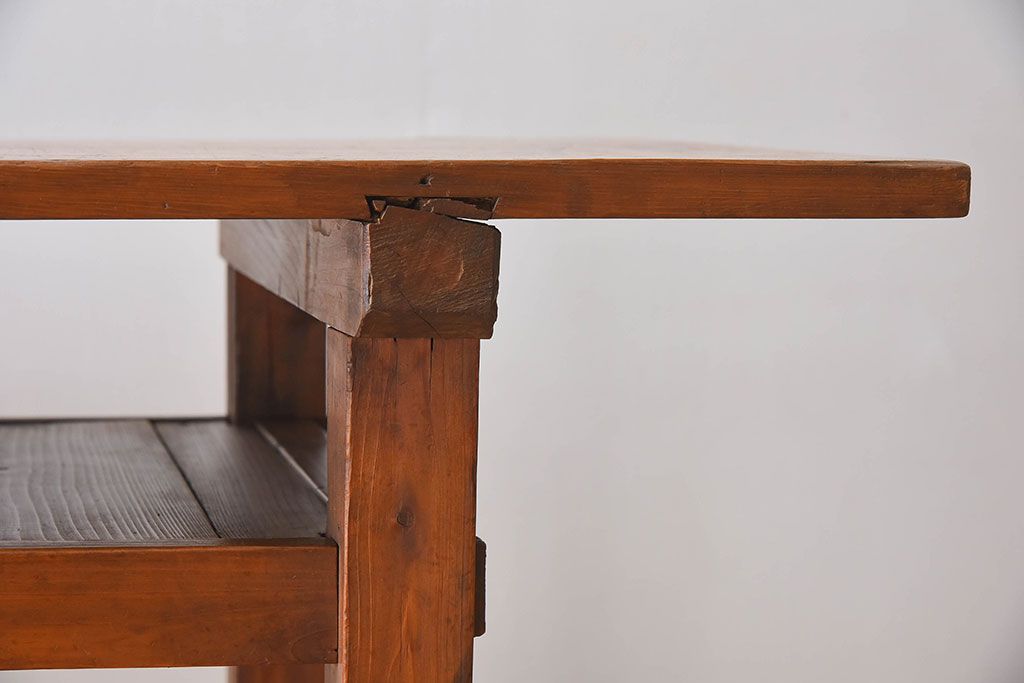 アンティーク家具　アンティーク　古い木製のシンプルな作業台(テーブル)