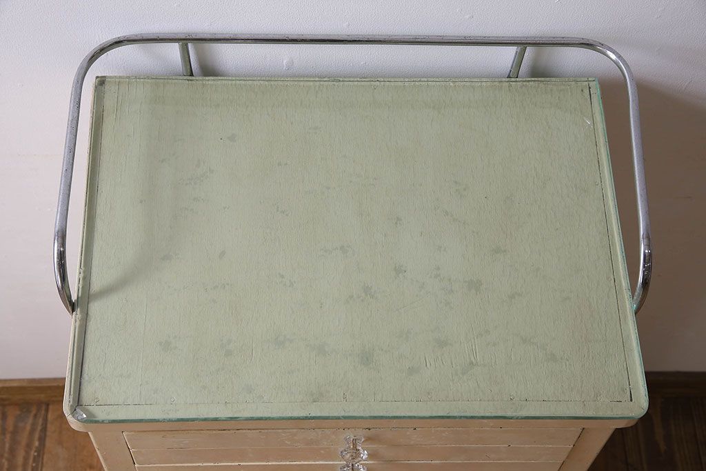 アンティーク家具　ガラスの取っ手のペイントデンタルキャビネット　ミストガラス