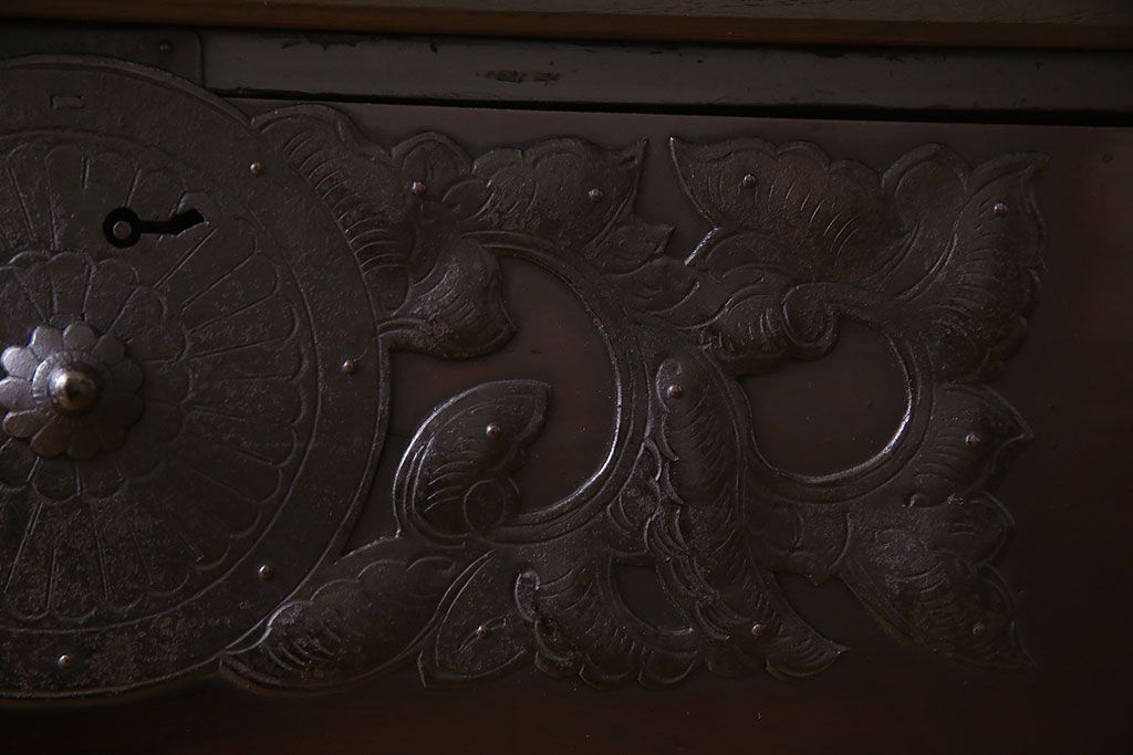 アンティーク家具　明治期　前面欅材　天板・脚付き!仙台箪笥ローボード(衣装箪笥)(1)