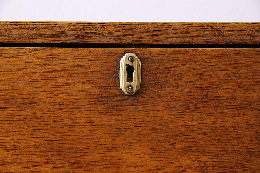 ヴィンテージ家具　オーク材　イギリスビンテージ　シンプルな薄型ブックケース(本箱)