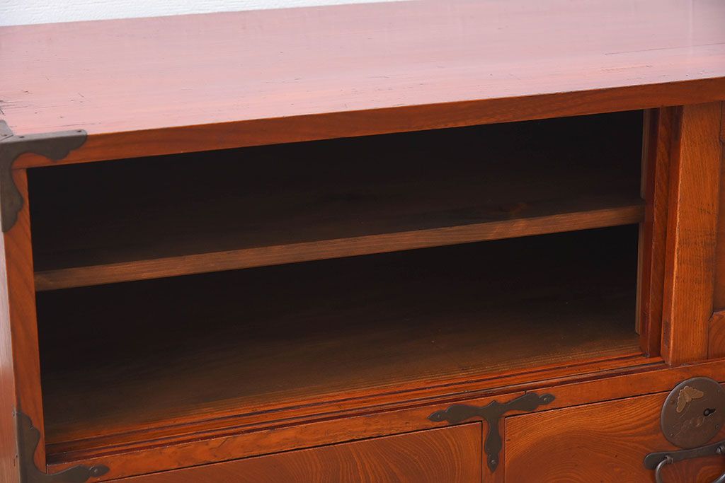 アンティーク家具　前面欅材　漆塗りがきれいな箪笥ローボード