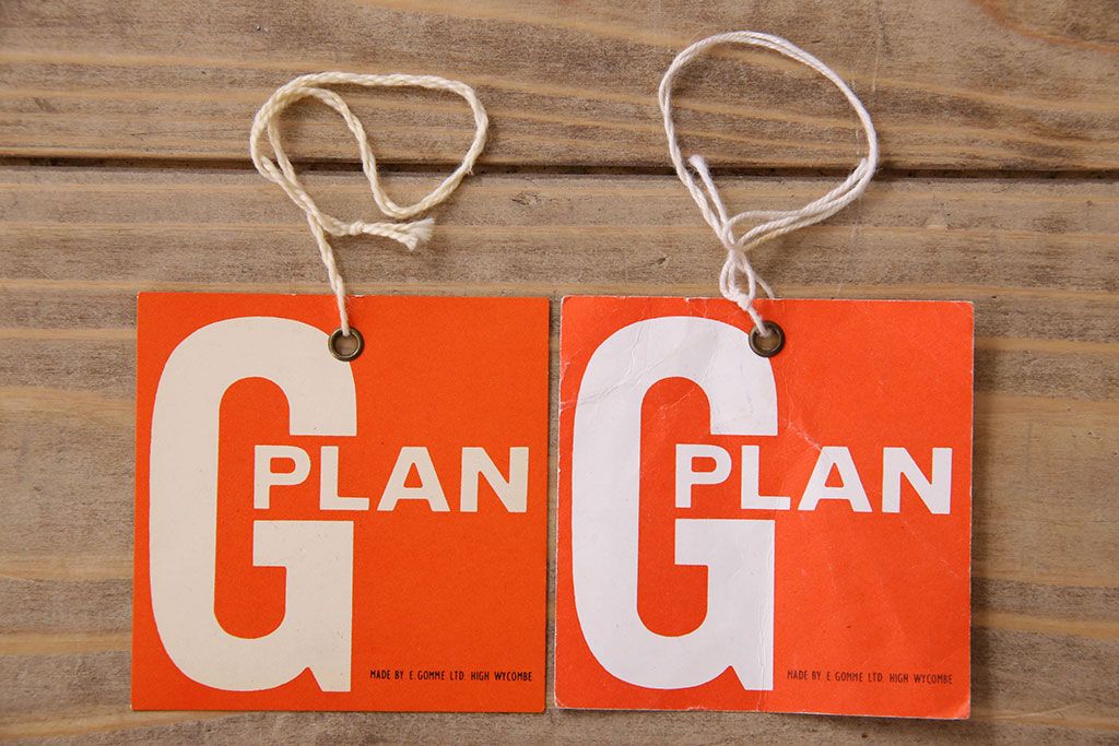 ヴィンテージ家具　G-PLAN(ジープラン)　北欧ビンテージ　ミラー付きサイドキャビネット