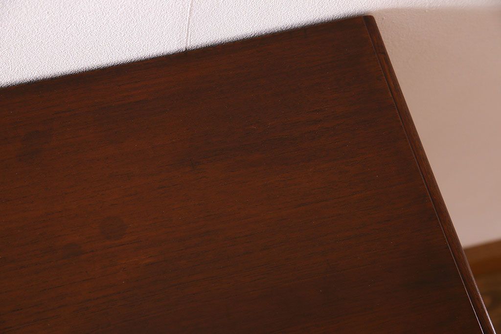 北欧家具　ビンテージ　ミッドセンチュリー　チーク材のサイドボード(リビングボード)
