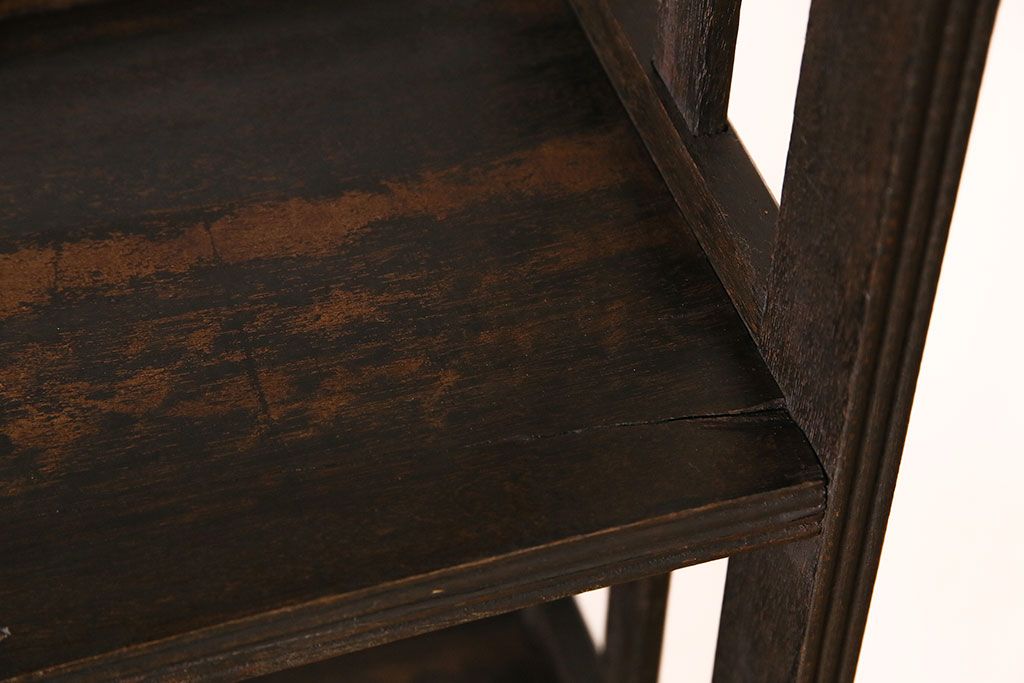 アンティーク家具　和製アンティーク　古い木製のモダンなデザインの本棚