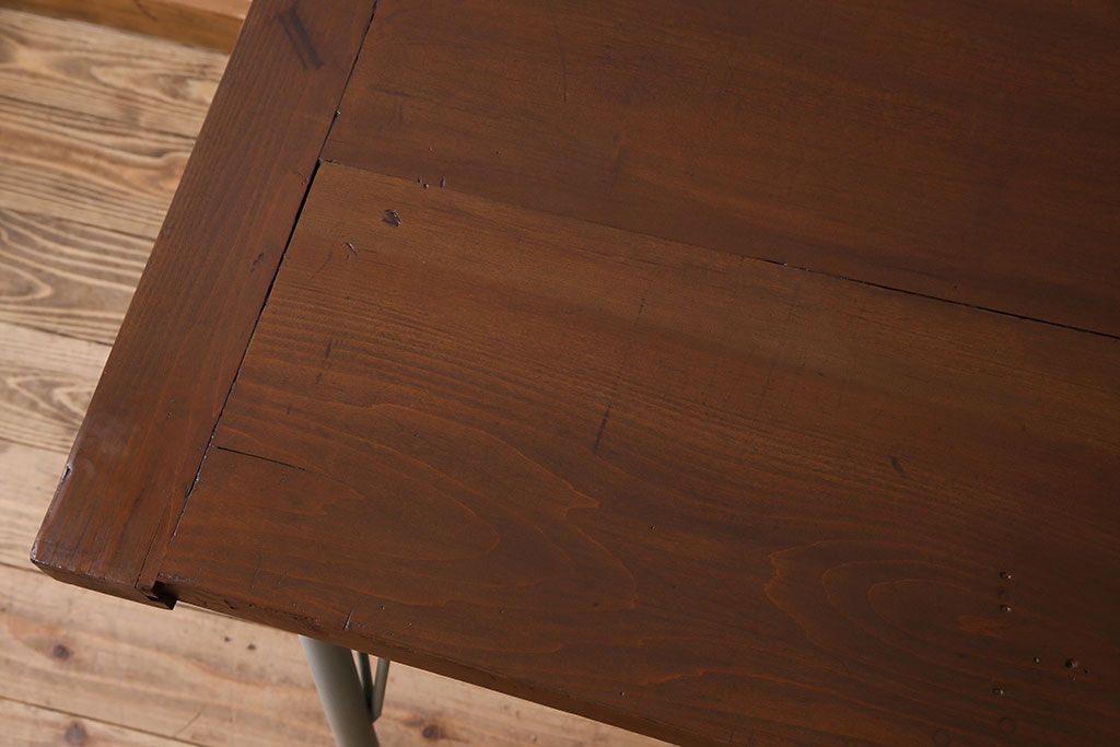 アンティーク家具　古材天板!オリーブグリーンペイント鉄脚のダイニングテーブル