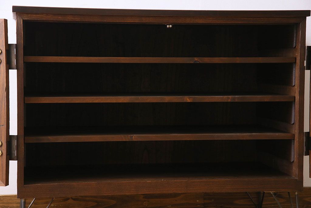アンティーク家具　結霜ガラス入り!　和製アンティーク　鉄脚箪笥ローボード