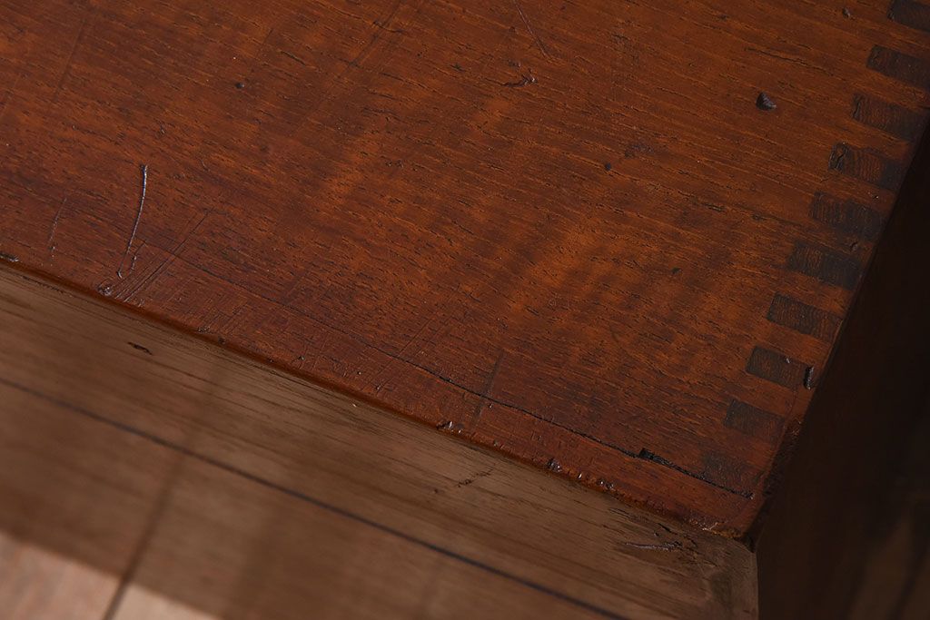 アンティーク家具　ネームプレート付き!イギリスアンティーク　レトロなドロワー(引き出し、チェスト)
