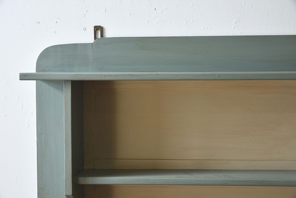 レトロ家具　フランスアンティーク　レトロな色合いのお洒落なウォールラック(壁掛け飾り棚)
