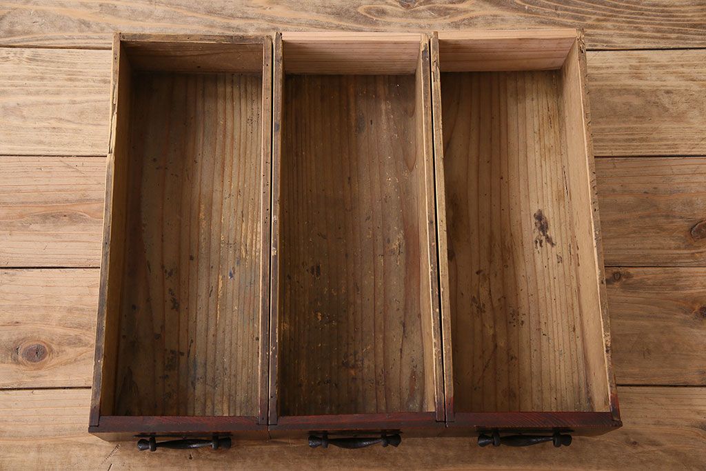 アンティーク家具　古民具・骨董　上品な佇まいの六尺水屋箪笥サイドボード(収納棚・食器棚)