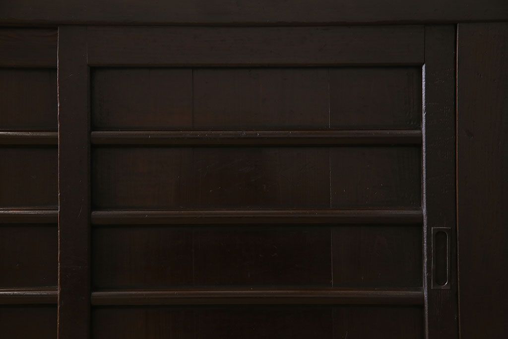 アンティーク家具　古民具・骨董　五尺　横桟戸の古い水屋箪笥サイドボード(リビングボード・テレビボード)