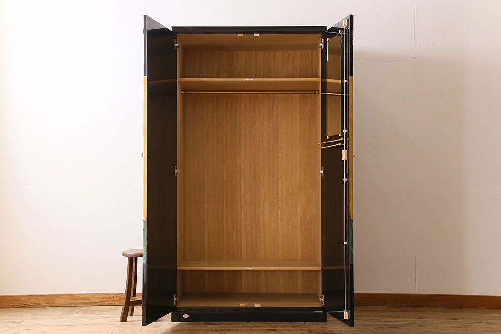 中古　尾形光琳　燕子花図(左隻)　上品な衣装箪笥(ワードローブ)(2)