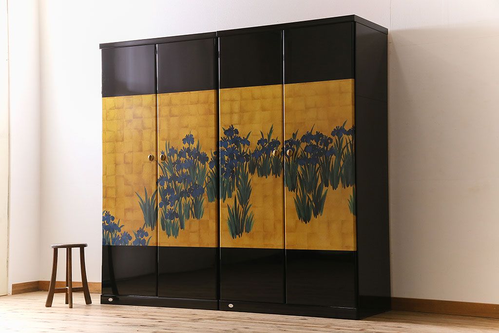 中古　尾形光琳　燕子花図(右隻)　上品な衣装箪笥(ワードローブ)