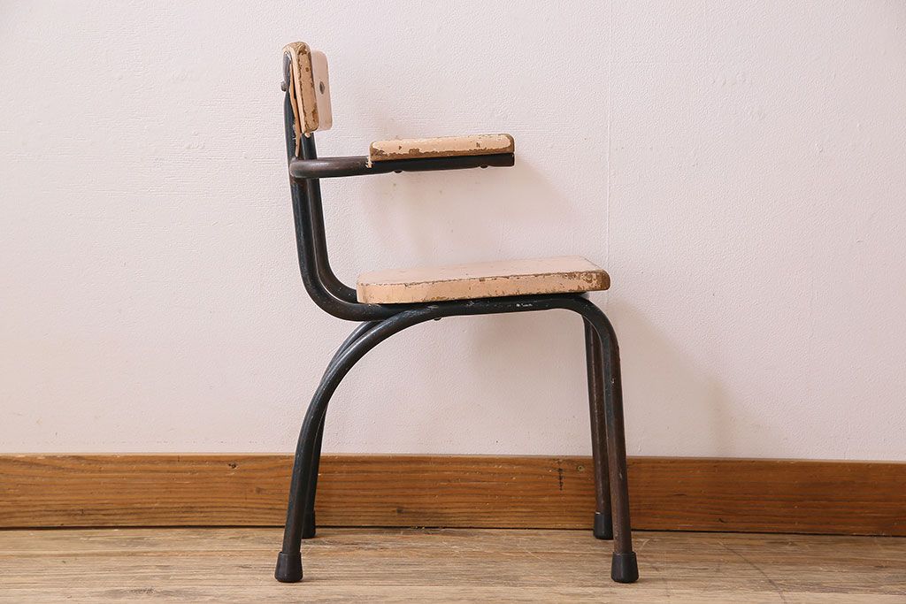 ヴィンテージ家具　イギリス　鉄脚スクールチェア(チャイルドチェア、キッズチェア、アームチェア、ダイニングチェア、板座チェア、ベビーチェア、こども椅子、子どもイス、ビンテージ、英国)(3)(R-024503)