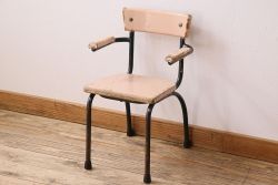ヴィンテージ家具　イギリスビンテージ　ピンクペイント　鉄脚スクールチェア(チャイルドチェア、キッズチェア、アームチェア、ダイニングチェア、板座チェア、ベビーチェア、こども椅子、子どもイス、ビンテージ、英国)