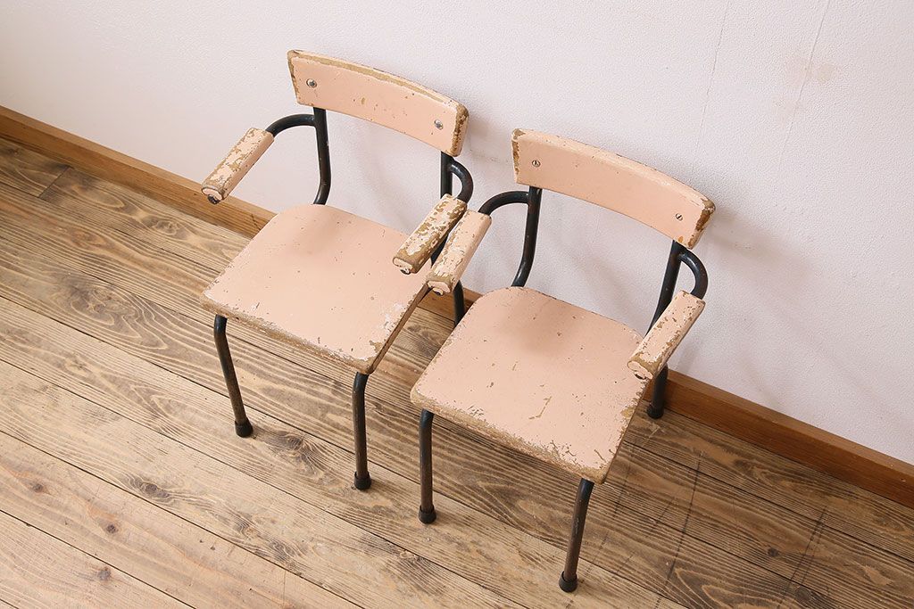 ヴィンテージ家具　イギリス　鉄脚スクールチェア2脚セット(チャイルドチェア、キッズチェア、アームチェア、ダイニングチェア、板座チェア、ベビーチェア、こども椅子、子どもイス、ビンテージ、英国)