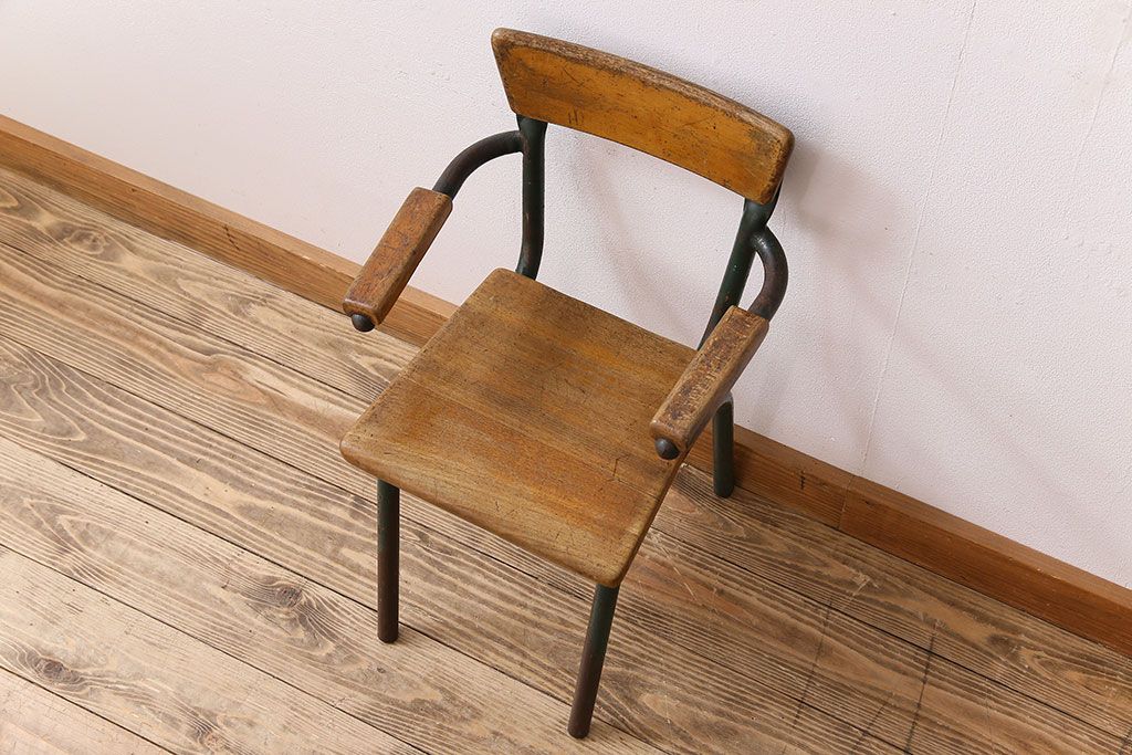 ヴィンテージ家具　イギリス　鉄脚スクールチェア(チャイルドチェア、キッズチェア、アームチェア、ダイニングチェア、板座チェア、ベビーチェア、こども椅子、子どもイス、ビンテージ、英国)