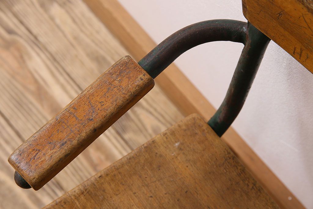 ヴィンテージ家具　イギリス　鉄脚スクールチェア(チャイルドチェア、キッズチェア、アームチェア、ダイニングチェア、板座チェア、ベビーチェア、こども椅子、子どもイス、ビンテージ、英国)