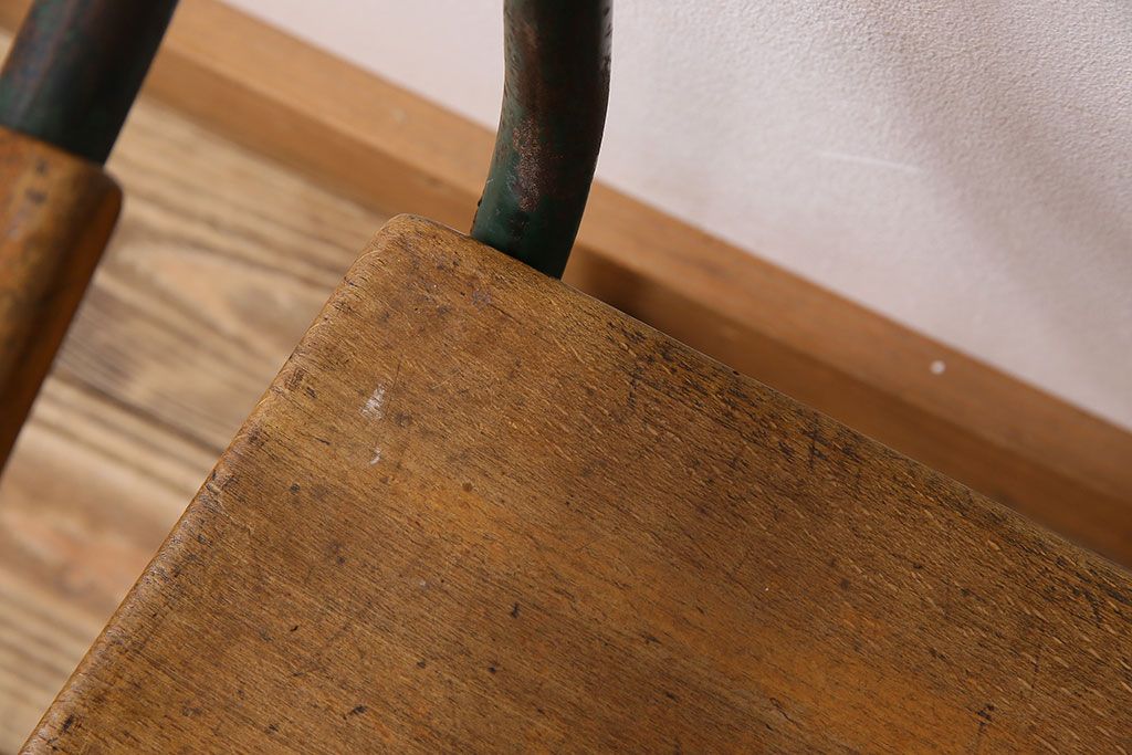 ヴィンテージ家具　イギリス　鉄脚スクールチェア(チャイルドチェア、キッズチェア、アームチェア、ダイニングチェア、板座チェア、ベビーチェア、こども椅子、子どもイス、ビンテージ、英国)