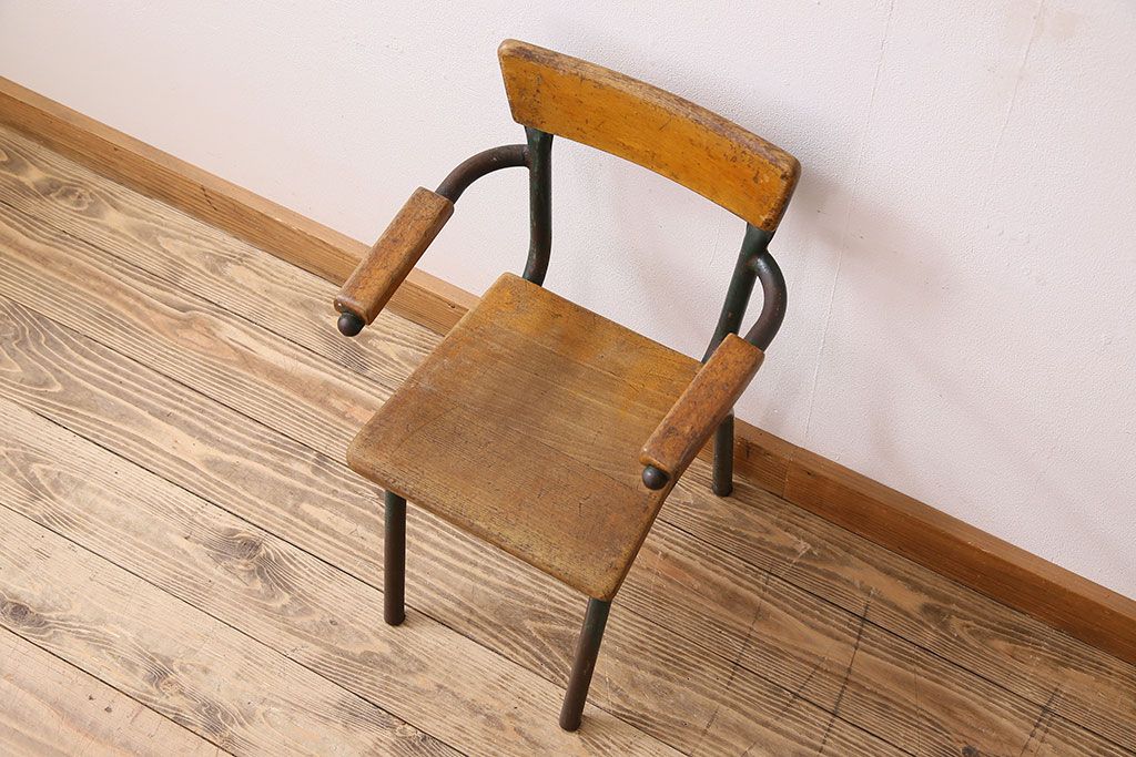 ヴィンテージ家具　イギリス　鉄脚スクールチェア(チャイルドチェア、キッズチェア、アームチェア、ダイニングチェア、板座チェア、ベビーチェア、こども椅子、子どもイス、ビンテージ、英国)(3)