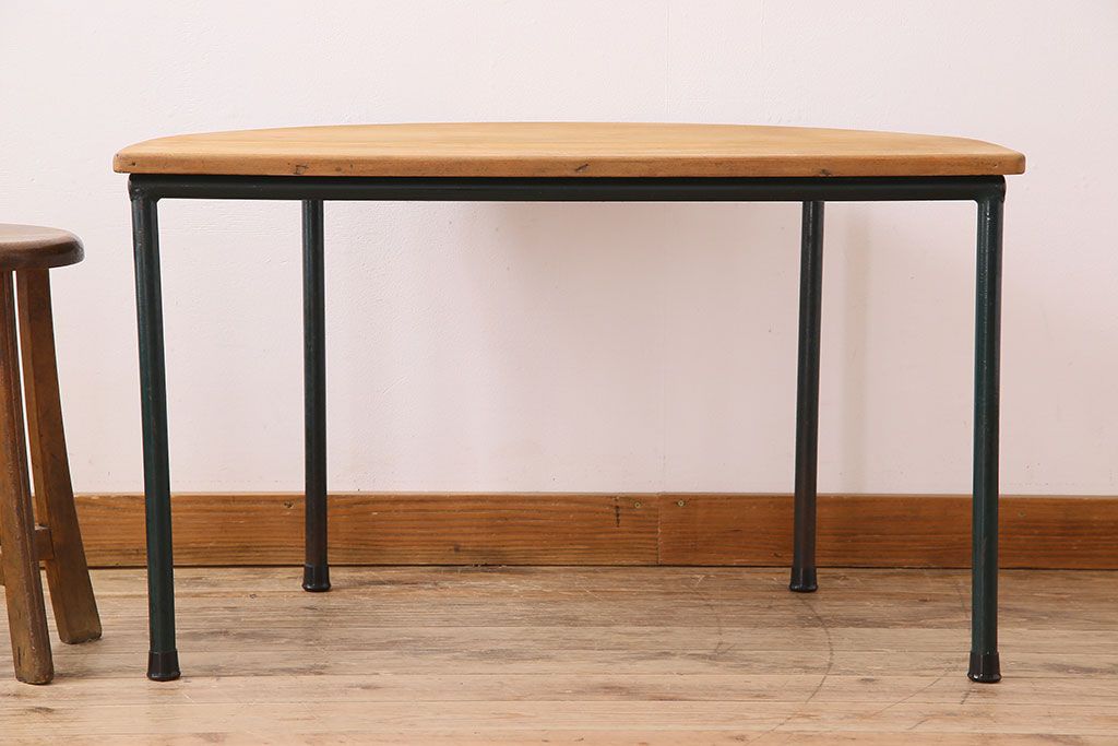 ヴィンテージ家具　半円型天板　鉄脚スクールデスク(キッズデスク)　イギリス　ビンテージ(2)