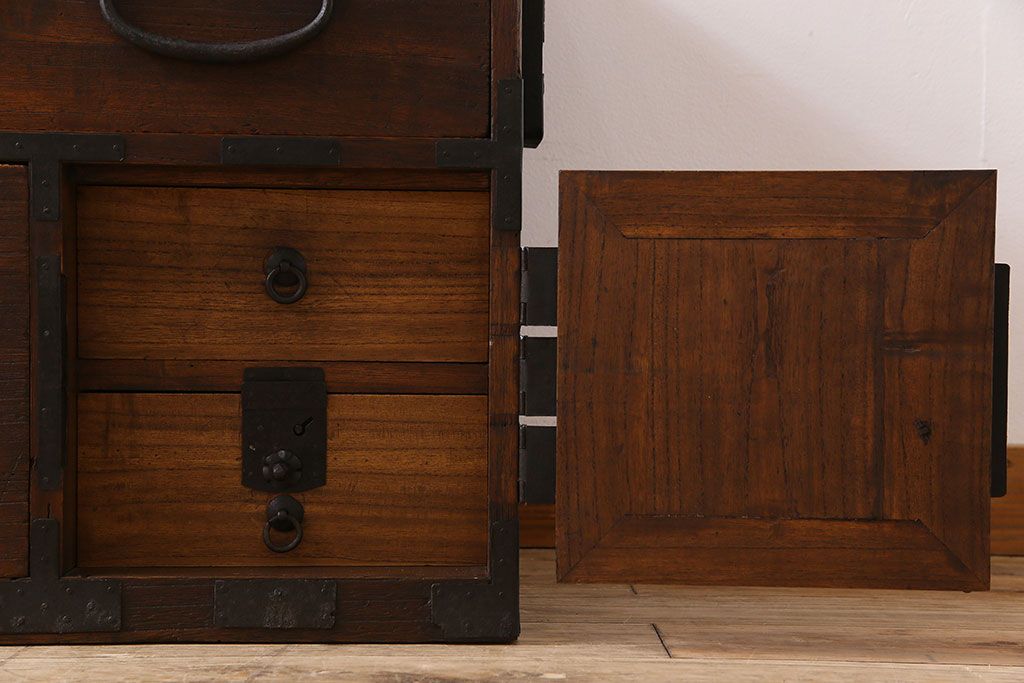 アンティーク家具　檜材天板　アンティークの衣装箪笥ローボード(時代箪笥)