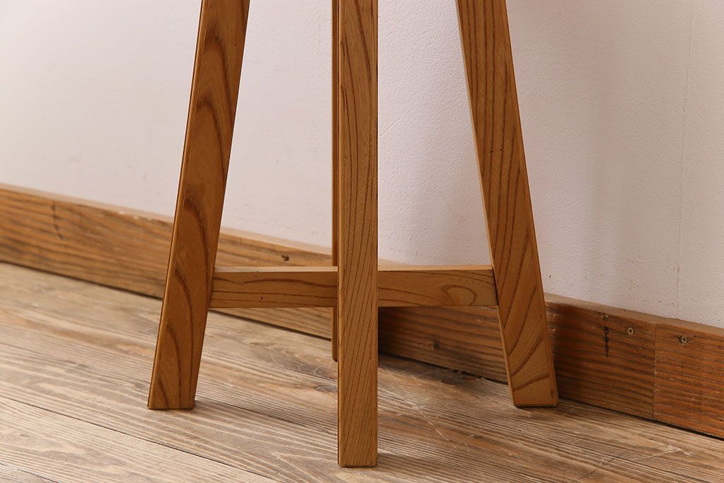 欅材古材製　ラフジュ工房オリジナル　シンプルな特製スツール