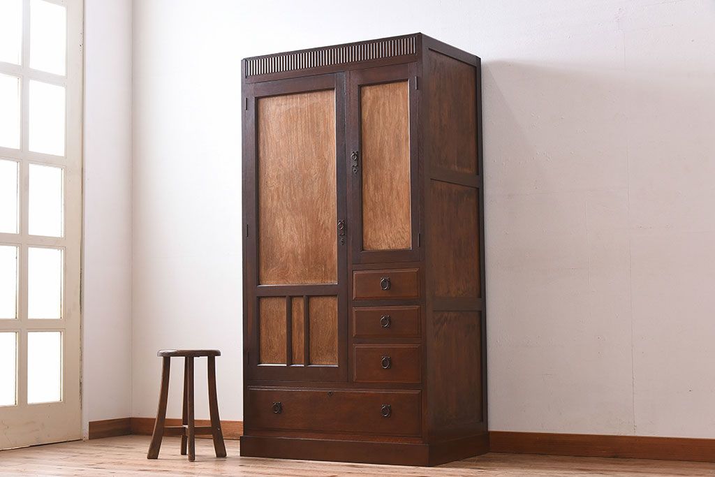 アンティーク家具　和製アンティーク　古いナラ材のワードローブ(衣装戸棚)