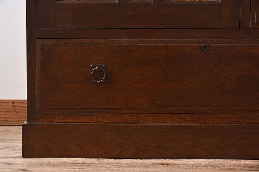アンティーク家具　和製アンティーク　古いナラ材のワードローブ(衣装戸棚)