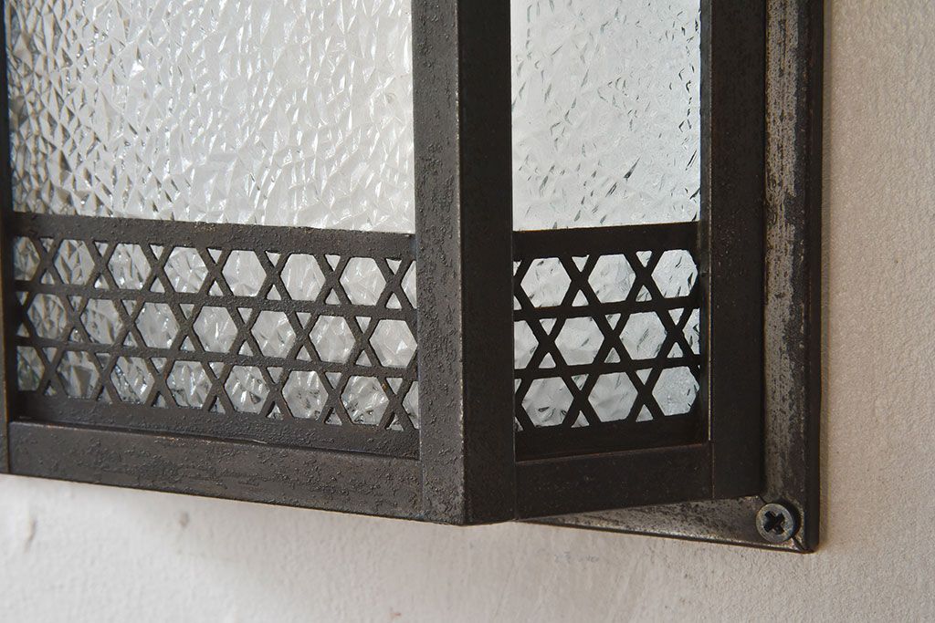 アンティーク　ダイヤガラス　レトロモダンな壁掛け照明カバー(1)