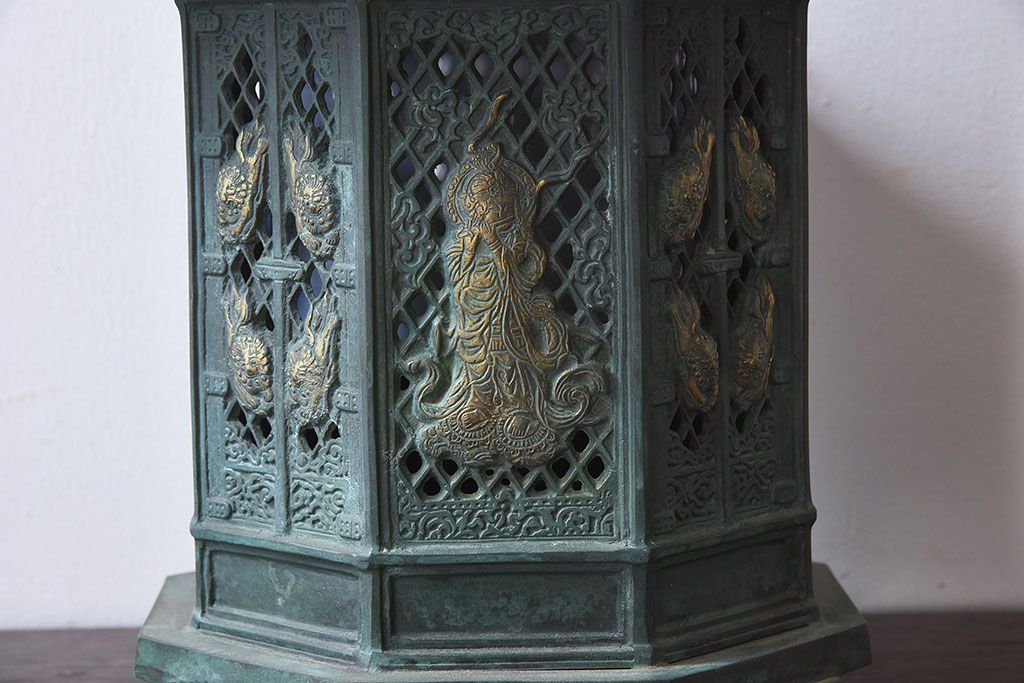中古　民芸家具　趣のあるデザインの灯籠照明(外灯・デスクスタンド)