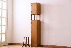 アンティーク家具　和製アンティーク　縦長のシルエットが珍しいシンプルなキャビネット(収納棚・戸棚)