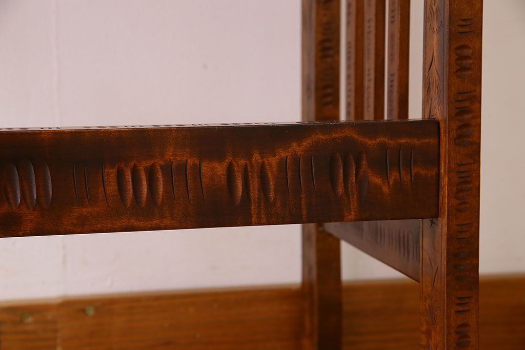 中古　桜モチーフが美しい伝統工芸軽井沢彫　サイドテーブル