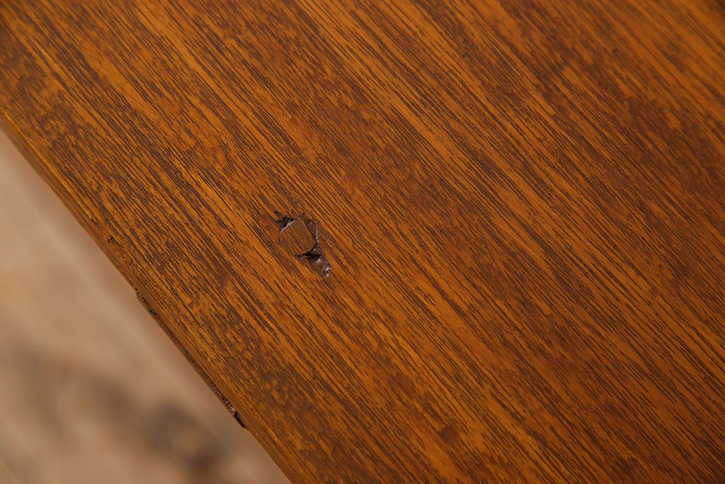 アンティーク家具　和製アンティーク　ラワン材製　天板一枚板のシンプルな鉄脚テーブル(1)