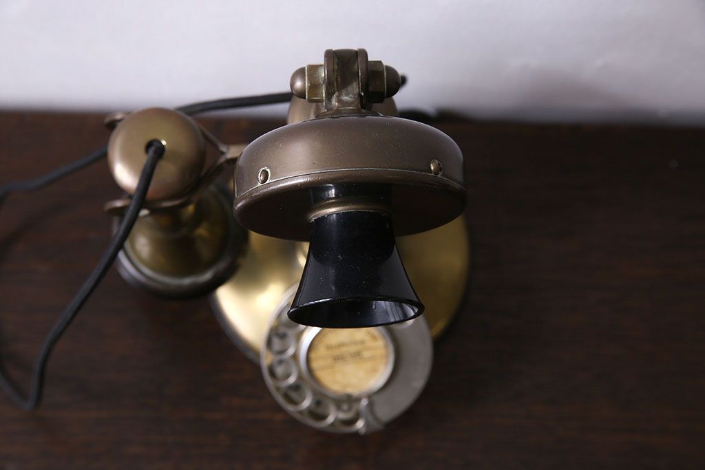 アンティーク雑貨　イギリスアンティーク　真鍮　クラシカルなデザインのダイヤル式電話(Candlestick Brass Telephone)