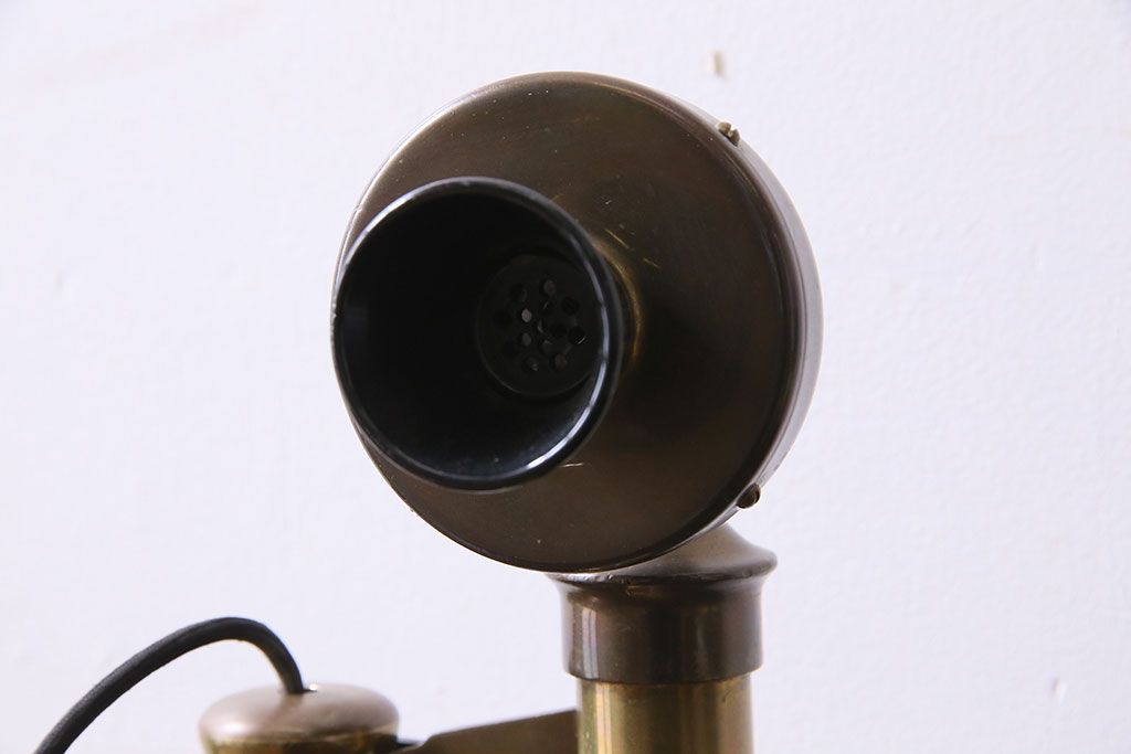 アンティーク雑貨　イギリスアンティーク　真鍮　クラシカルなデザインのダイヤル式電話(Candlestick Brass Telephone)